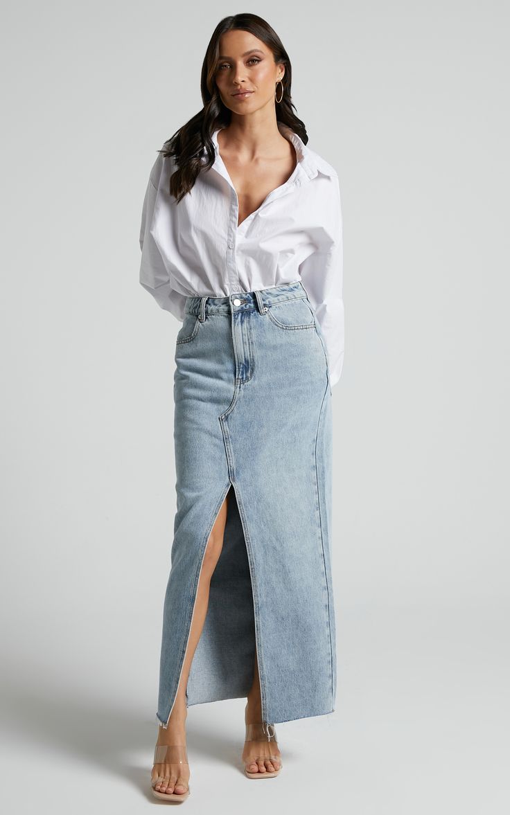 Co nosit k dlouhé džínové sukni?